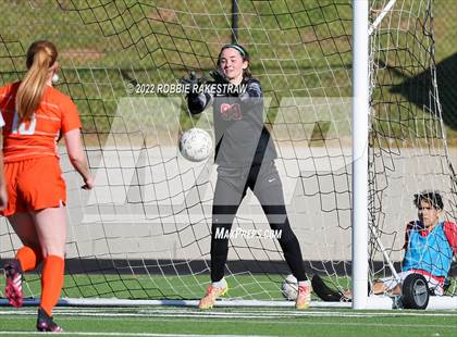 Thumbnail 3 in Henderson vs. Celina (UIL 4A Regional Semifinals) photogallery.