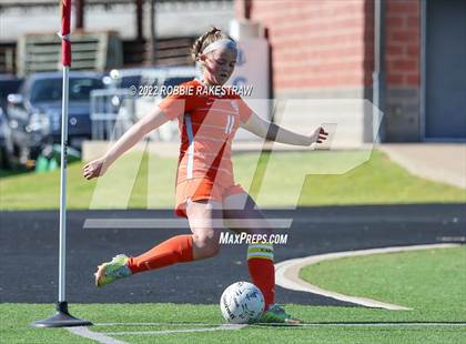 Thumbnail 1 in Henderson vs. Celina (UIL 4A Regional Semifinals) photogallery.