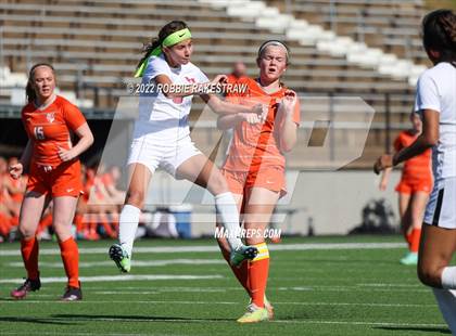 Thumbnail 1 in Henderson vs. Celina (UIL 4A Regional Semifinals) photogallery.