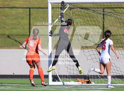 Thumbnail 3 in Henderson vs. Celina (UIL 4A Regional Semifinals) photogallery.