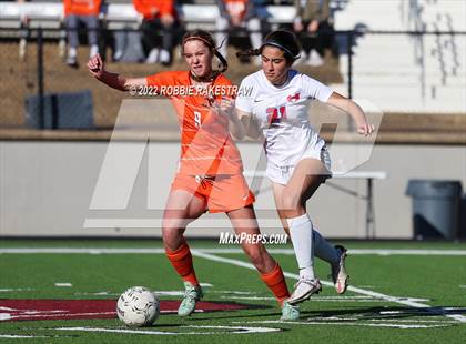 Thumbnail 3 in Henderson vs. Celina (UIL 4A Regional Semifinals) photogallery.
