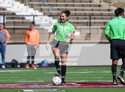 Thumbnail 1 in Henderson vs. Celina (UIL 4A Regional Semifinals) photogallery.