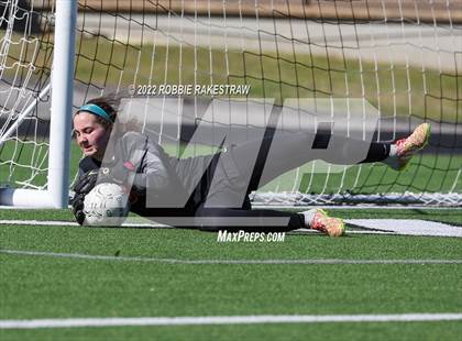 Thumbnail 3 in Henderson vs. Celina (UIL 4A Regional Semifinals) photogallery.