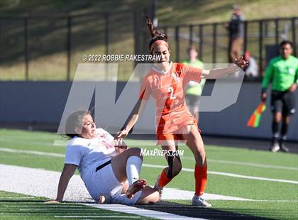 Thumbnail 1 in Henderson vs. Celina (UIL 4A Regional Semifinals) photogallery.