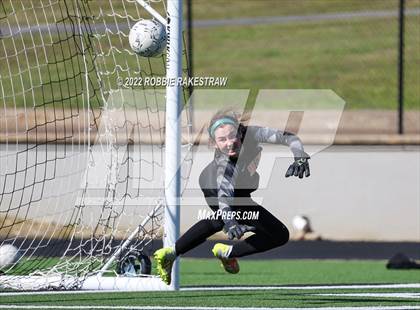 Thumbnail 1 in Henderson vs. Celina (UIL 4A Regional Semifinals) photogallery.