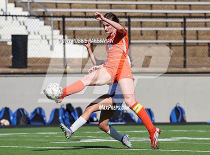 Thumbnail 3 in Henderson vs. Celina (UIL 4A Regional Semifinals) photogallery.