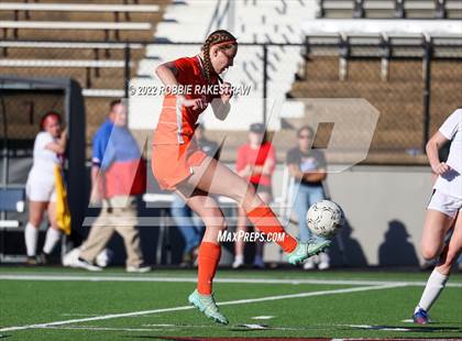 Thumbnail 3 in Henderson vs. Celina (UIL 4A Regional Semifinals) photogallery.