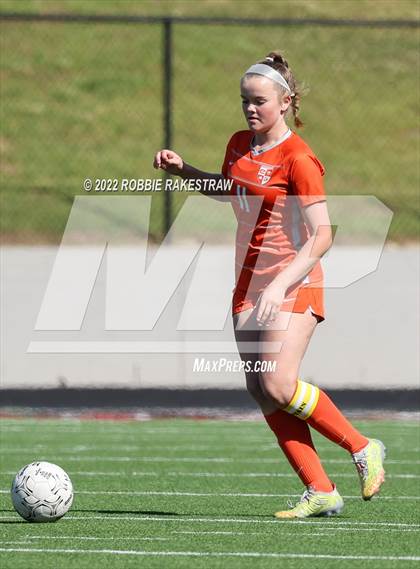 Thumbnail 3 in Henderson vs. Celina (UIL 4A Regional Semifinals) photogallery.