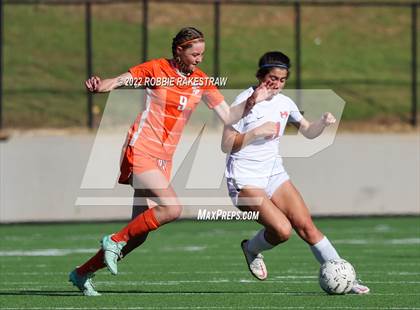 Thumbnail 2 in Henderson vs. Celina (UIL 4A Regional Semifinals) photogallery.
