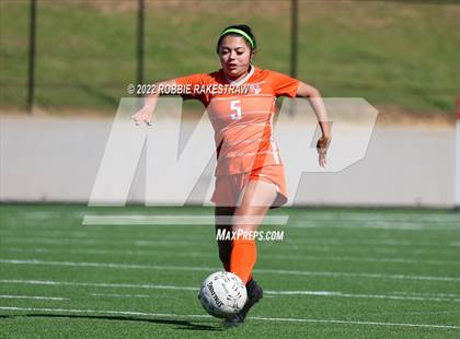 Thumbnail 1 in Henderson vs. Celina (UIL 4A Regional Semifinals) photogallery.