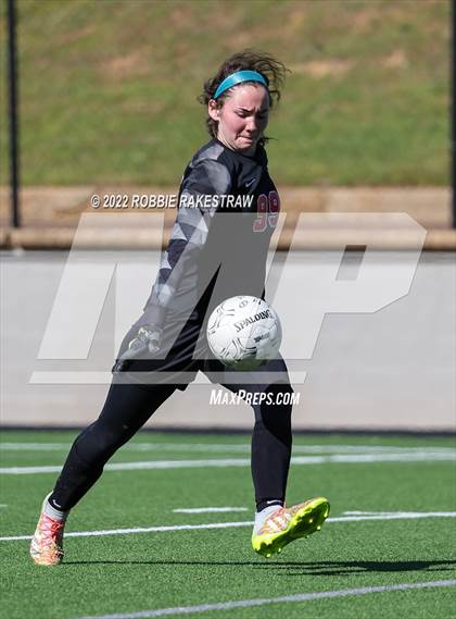 Thumbnail 1 in Henderson vs. Celina (UIL 4A Regional Semifinals) photogallery.