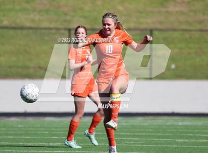 Thumbnail 2 in Henderson vs. Celina (UIL 4A Regional Semifinals) photogallery.