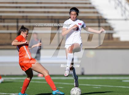 Thumbnail 1 in Henderson vs. Celina (UIL 4A Regional Semifinals) photogallery.