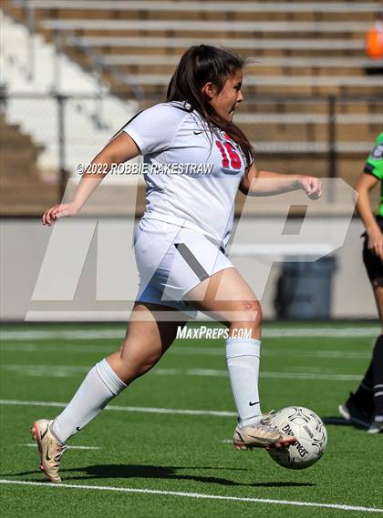 Thumbnail 3 in Henderson vs. Celina (UIL 4A Regional Semifinals) photogallery.