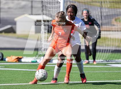 Thumbnail 3 in Henderson vs. Celina (UIL 4A Regional Semifinals) photogallery.