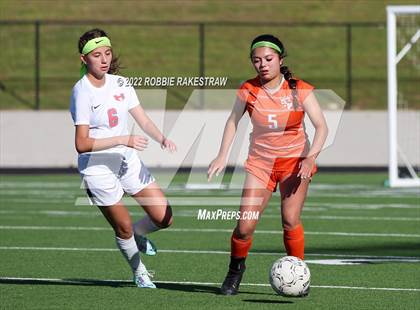 Thumbnail 1 in Henderson vs. Celina (UIL 4A Regional Semifinals) photogallery.