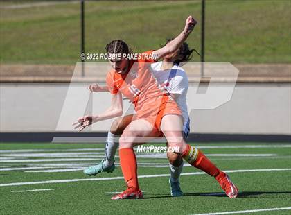 Thumbnail 3 in Henderson vs. Celina (UIL 4A Regional Semifinals) photogallery.