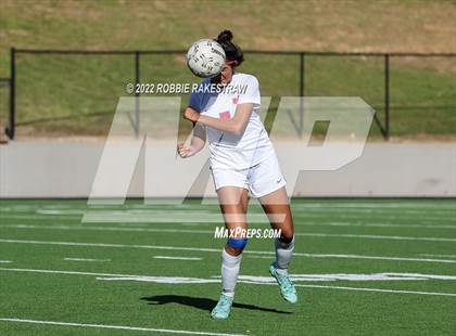 Thumbnail 3 in Henderson vs. Celina (UIL 4A Regional Semifinals) photogallery.