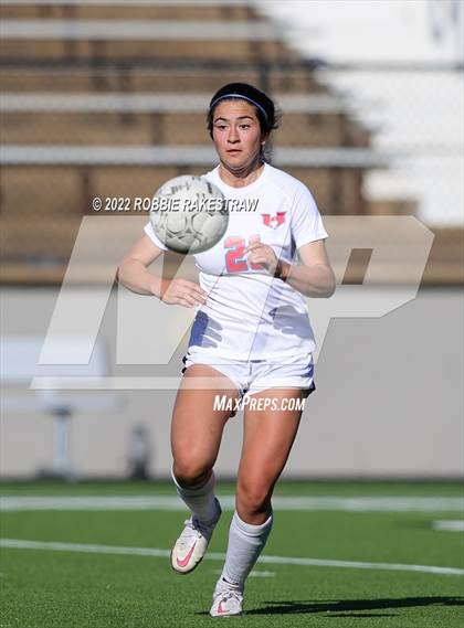 Thumbnail 3 in Henderson vs. Celina (UIL 4A Regional Semifinals) photogallery.