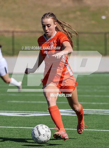 Thumbnail 3 in Henderson vs. Celina (UIL 4A Regional Semifinals) photogallery.