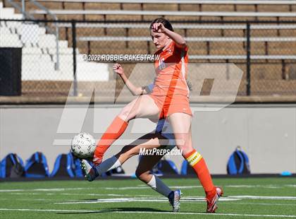 Thumbnail 2 in Henderson vs. Celina (UIL 4A Regional Semifinals) photogallery.