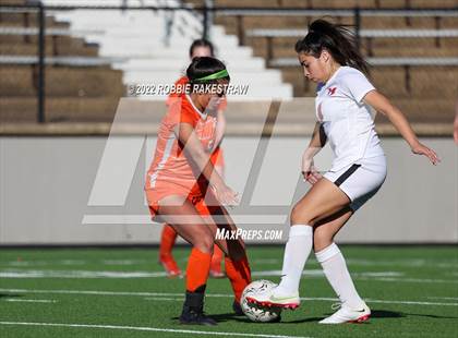 Thumbnail 1 in Henderson vs. Celina (UIL 4A Regional Semifinals) photogallery.
