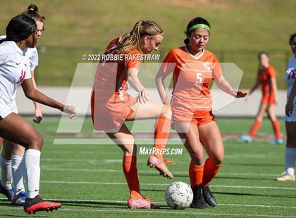 Thumbnail 3 in Henderson vs. Celina (UIL 4A Regional Semifinals) photogallery.