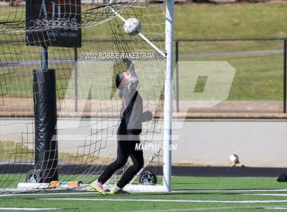 Thumbnail 3 in Henderson vs. Celina (UIL 4A Regional Semifinals) photogallery.