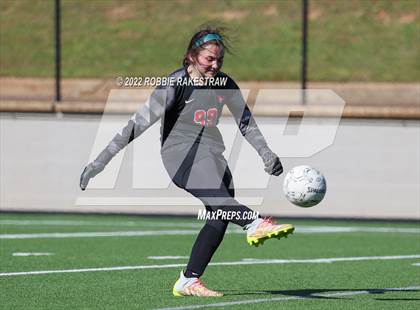 Thumbnail 1 in Henderson vs. Celina (UIL 4A Regional Semifinals) photogallery.