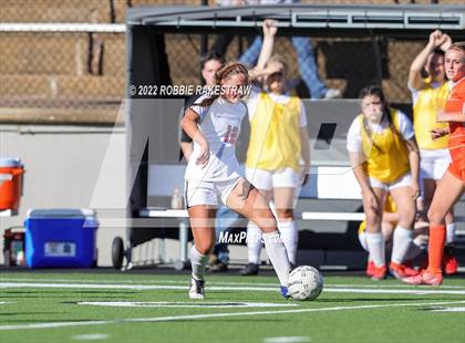 Thumbnail 1 in Henderson vs. Celina (UIL 4A Regional Semifinals) photogallery.