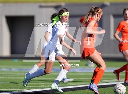 Thumbnail 2 in Henderson vs. Celina (UIL 4A Regional Semifinals) photogallery.