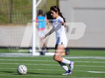 Thumbnail 2 in Henderson vs. Celina (UIL 4A Regional Semifinals) photogallery.