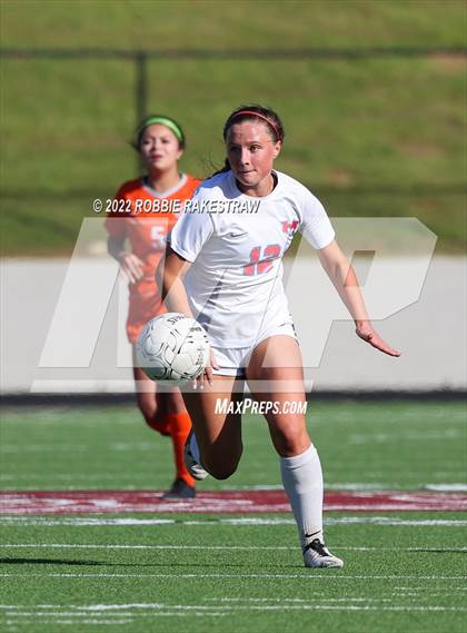 Thumbnail 1 in Henderson vs. Celina (UIL 4A Regional Semifinals) photogallery.