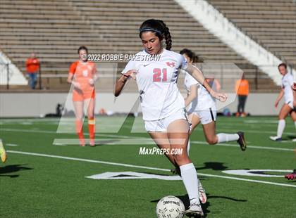 Thumbnail 2 in Henderson vs. Celina (UIL 4A Regional Semifinals) photogallery.