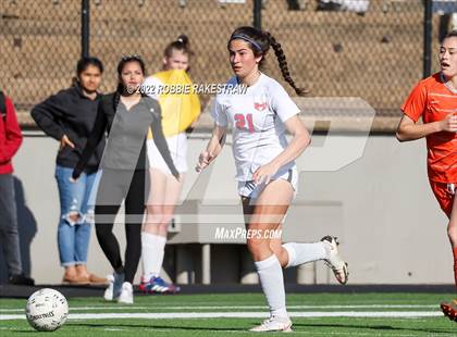 Thumbnail 2 in Henderson vs. Celina (UIL 4A Regional Semifinals) photogallery.
