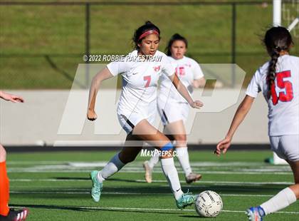 Thumbnail 3 in Henderson vs. Celina (UIL 4A Regional Semifinals) photogallery.