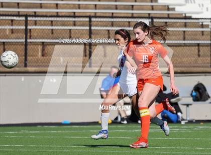 Thumbnail 3 in Henderson vs. Celina (UIL 4A Regional Semifinals) photogallery.