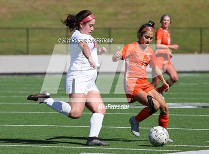 Thumbnail 3 in Henderson vs. Celina (UIL 4A Regional Semifinals) photogallery.