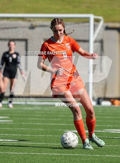 Thumbnail 1 in Henderson vs. Celina (UIL 4A Regional Semifinals) photogallery.