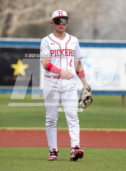 Thumbnail 3 in Robstown vs. London (VISD Tournament) photogallery.