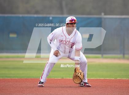 Thumbnail 1 in Robstown vs. London (VISD Tournament) photogallery.