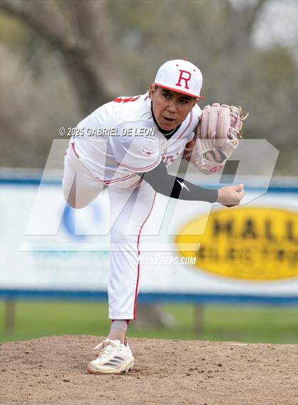 Thumbnail 3 in Robstown vs. London (VISD Tournament) photogallery.