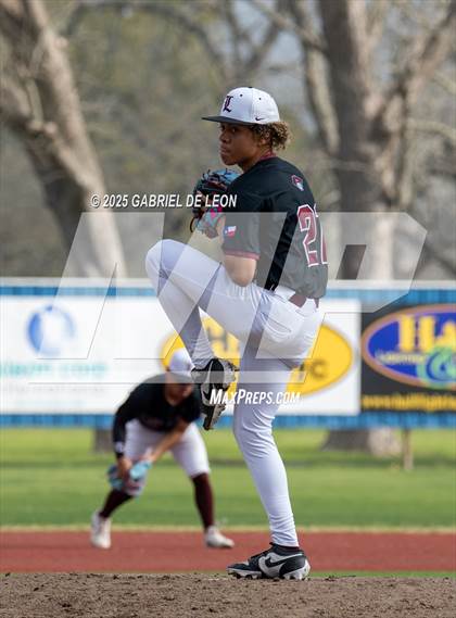 Thumbnail 2 in Robstown vs. London (VISD Tournament) photogallery.
