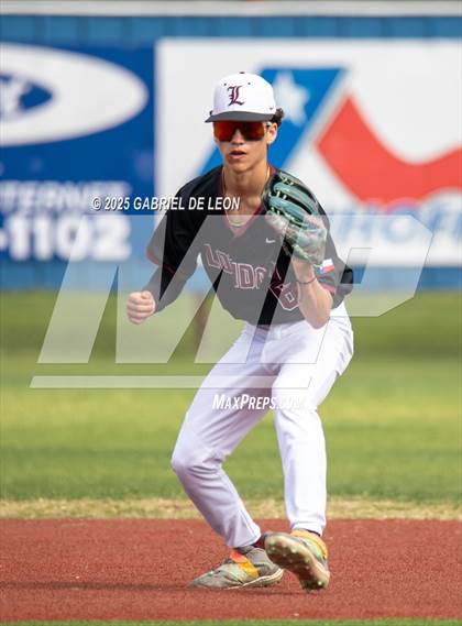 Thumbnail 3 in Robstown vs. London (VISD Tournament) photogallery.