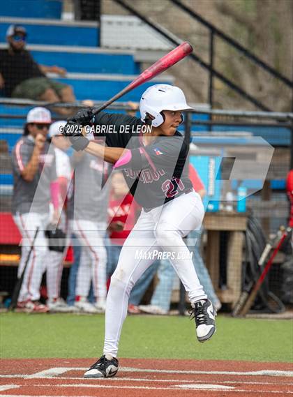 Thumbnail 3 in Robstown vs. London (VISD Tournament) photogallery.