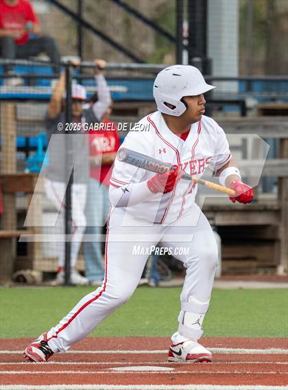 Thumbnail 3 in Robstown vs. London (VISD Tournament) photogallery.