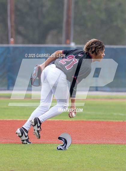Thumbnail 3 in Robstown vs. London (VISD Tournament) photogallery.