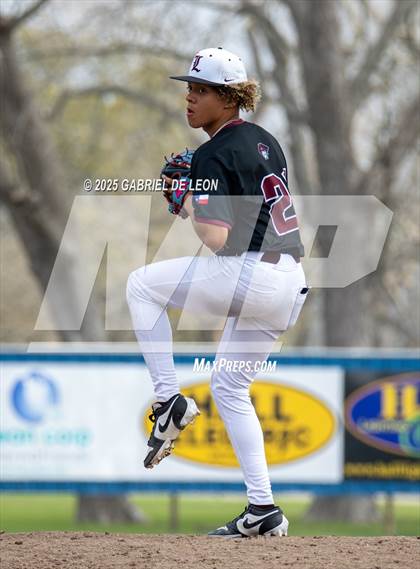 Thumbnail 1 in Robstown vs. London (VISD Tournament) photogallery.