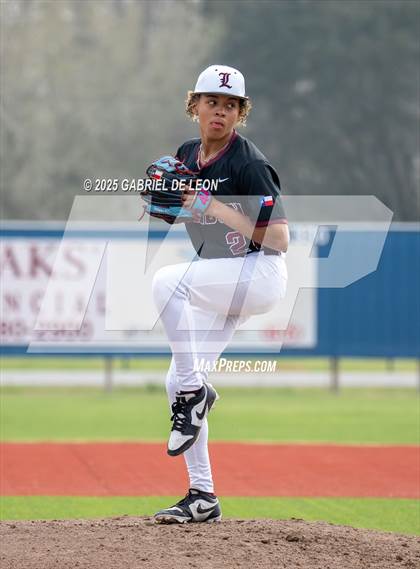 Thumbnail 3 in Robstown vs. London (VISD Tournament) photogallery.