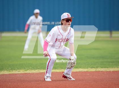 Thumbnail 2 in Robstown vs. London (VISD Tournament) photogallery.